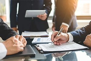 how long after a board meeting should minutes be distributed